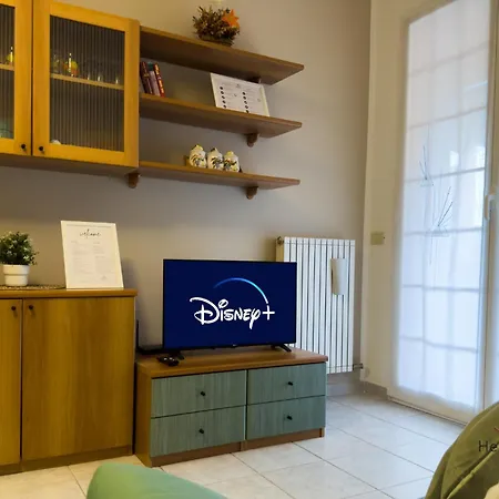 Apartment Balcony And Garage - Beaches 5min Away - Smart Tv *