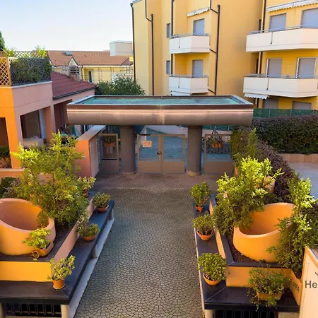 Balcony And Garage - Beaches 5min Away - Smart Tv
