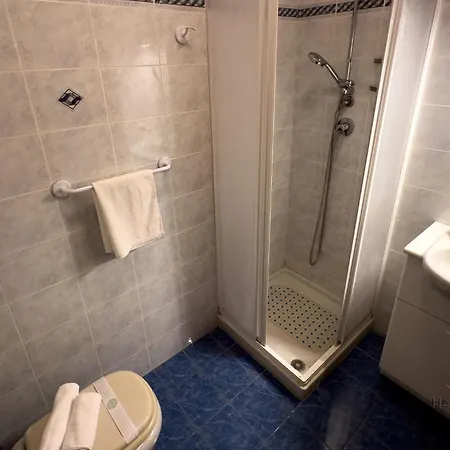 Balcony And Garage - Beaches 5min Away - Smart Tv *