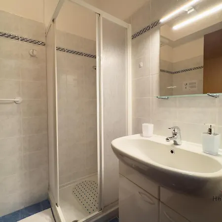Balcony And Garage - Beaches 5min Away - Smart Tv Appartamento *