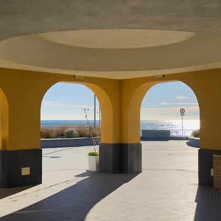 Balcony And Garage - Beaches 5min Away - Smart Tv Daire Loano