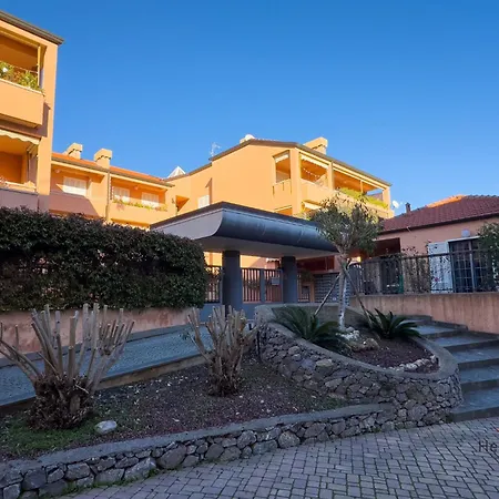 Daire Balcony And Garage - Beaches 5min Away - Smart Tv