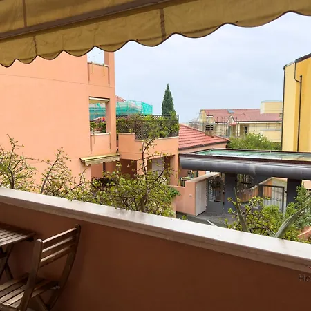 Balcony And Garage - Beaches 5min Away - Smart Tv *