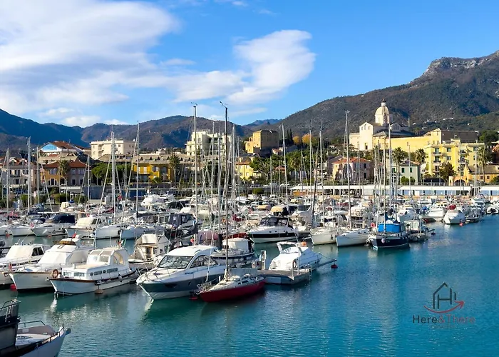 Balcony And Garage - Beaches 5min Away - Smart Tv *